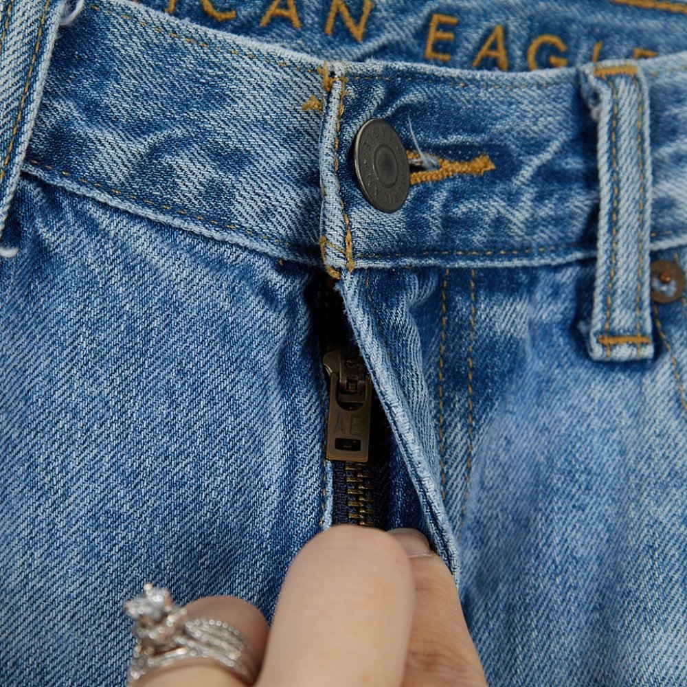 American Eagle Slim Straight Distressed Jeans Men's Size 31x32 - Picture 4 of 9